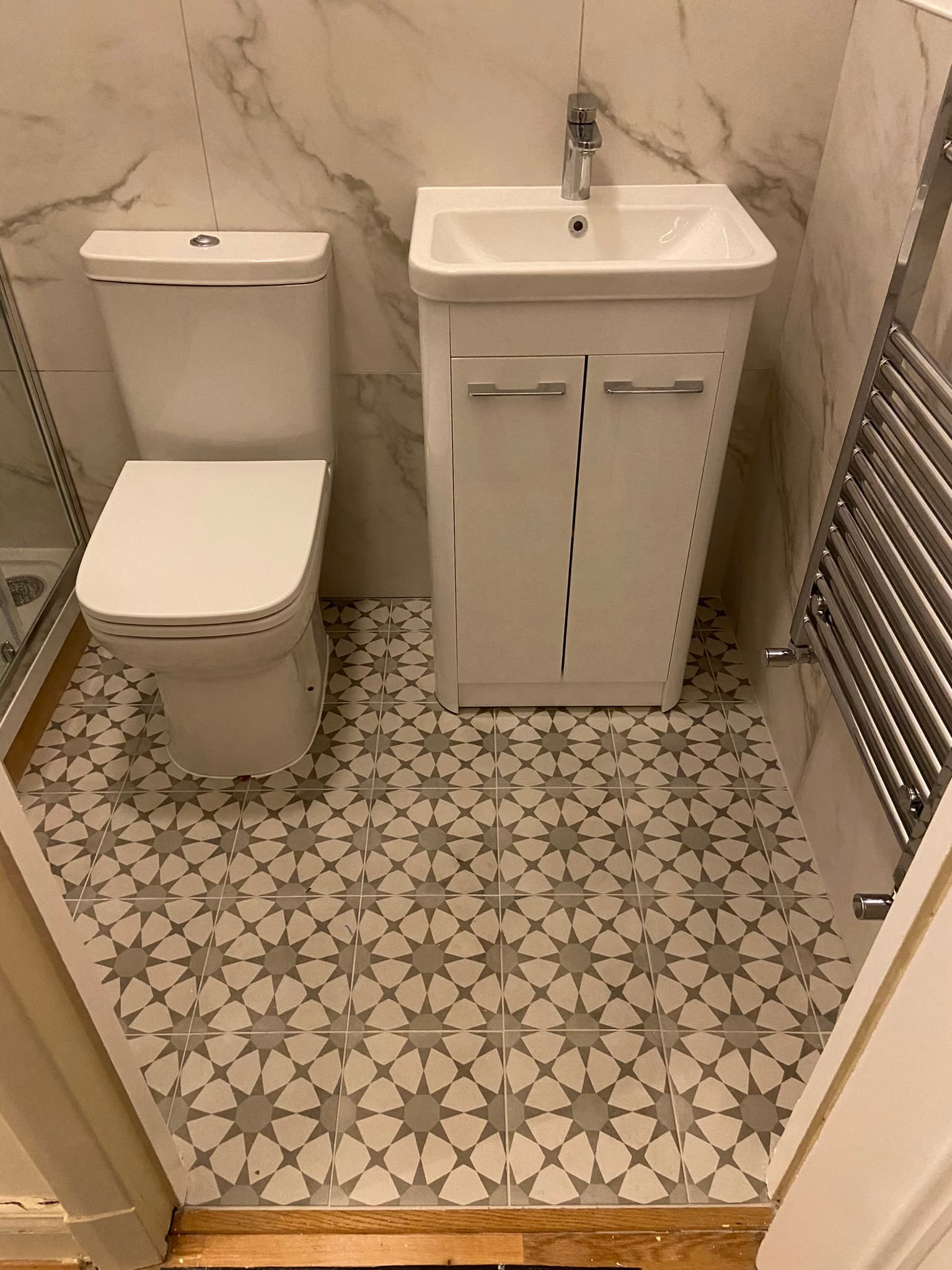 Small Shower Room West Kensington — image 5