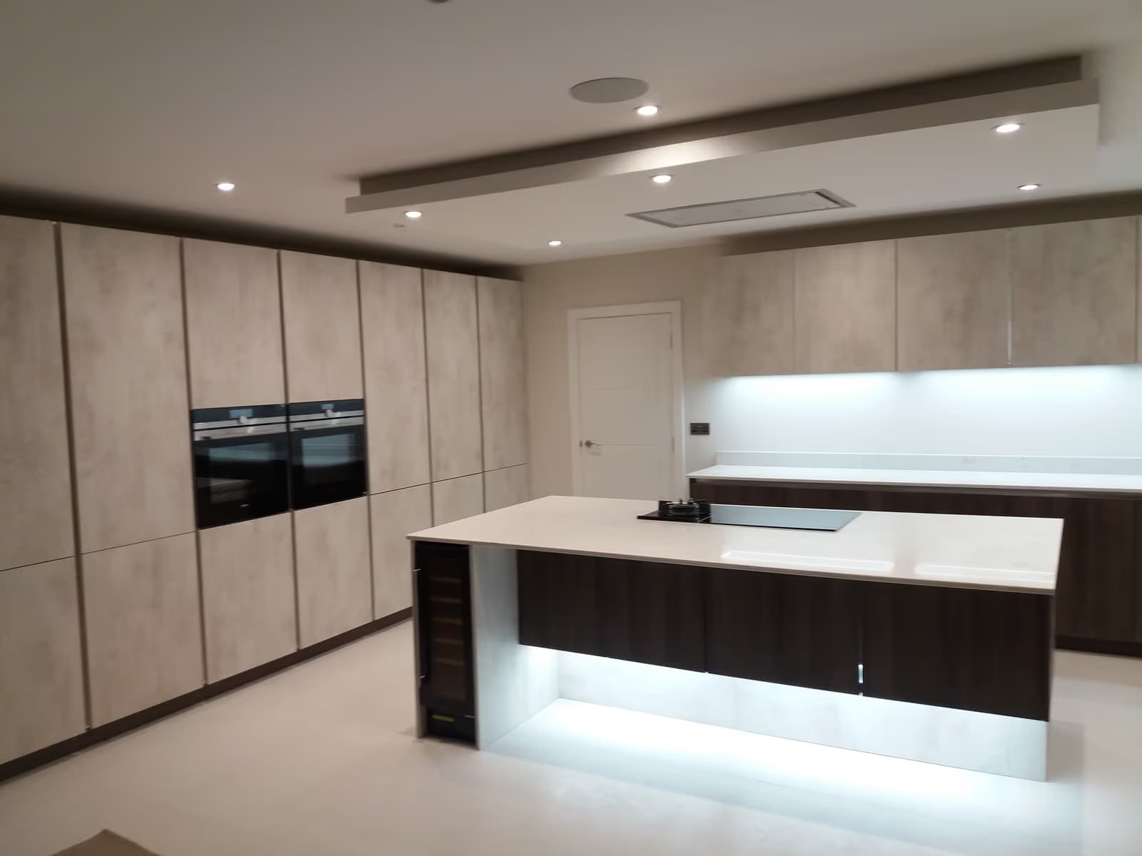 Contemporary Concrete-Effect Kitchen Renovation