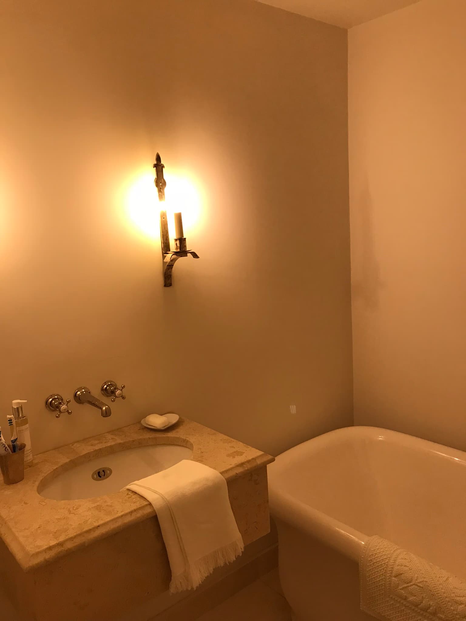 Cozy Bathroom South Kensington