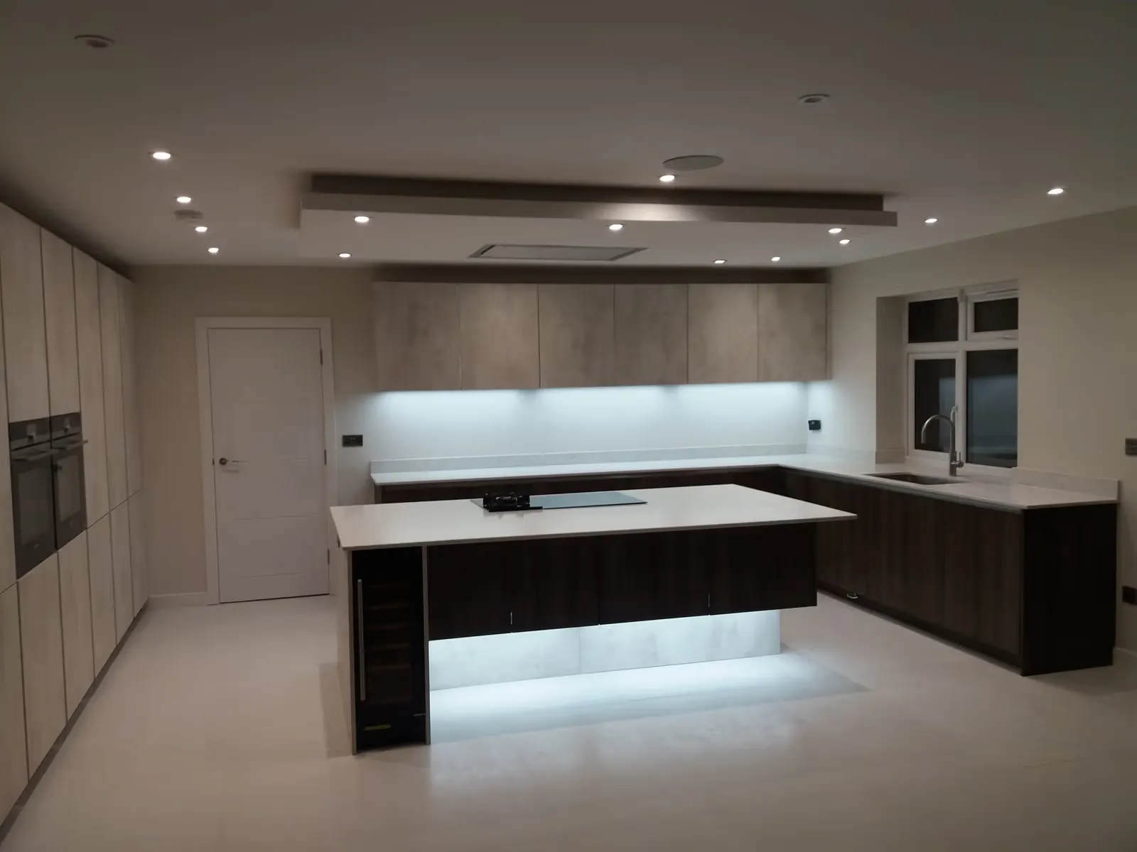 Contemporary Concrete-Effect Kitchen Renovation — image 2